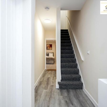 Bedford Hospital Victoria Apartments A And B By Homely Spaces Short Lets & Serviced Accommodation Dış mekan fotoğraf