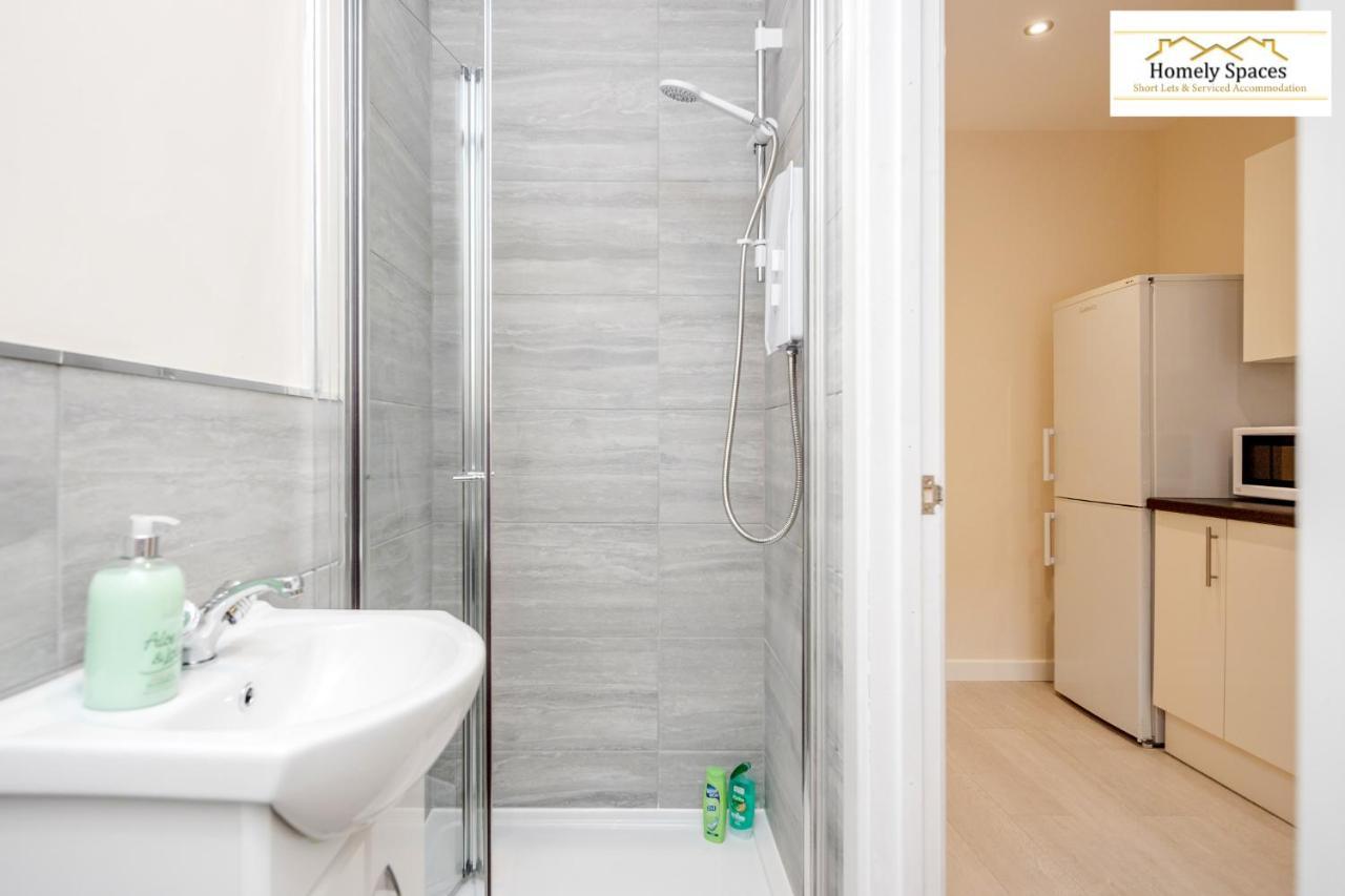 Bedford Hospital Victoria Apartments A And B By Homely Spaces Short Lets & Serviced Accommodation Dış mekan fotoğraf